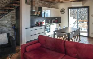 Maisons de vacances Beautiful home in Juvigny with WiFi and 2 Bedrooms : photos des chambres