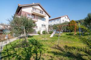 Apartments with a parking space Kostrena, Rijeka - 20717