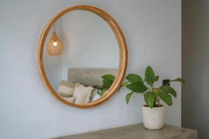 Villa Seseh Breeze - Cozy & Romantic 1BR villa next to Seseh Beach