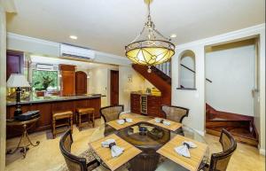 Palms 14 Luxury Beachfront Villa