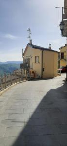 CASA VACANZE nel centro storico con vista sul borgo, terrazzo, cucina, garage img2