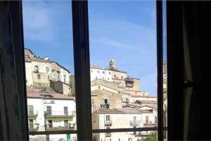 CASA VACANZE nel centro storico con vista sul borgo, terrazzo, cucina, garage