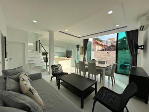 CHATEAU DALE POOL VILLA 175 nearby WALKING STREET