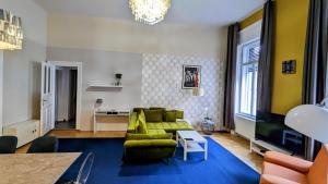 FreeParking - Great Synagogue Apartment, 2 bedroom, 5 people ,WiFi, AC