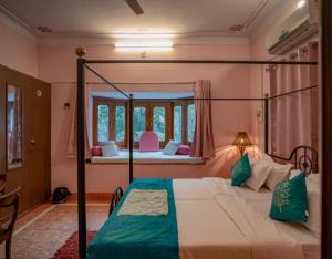 Hotel Ambavgarh Palace