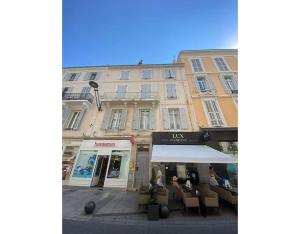 Luxury Apt With Balcony On Famous Rue Dantibes! - Kiss Apartment by Halldis