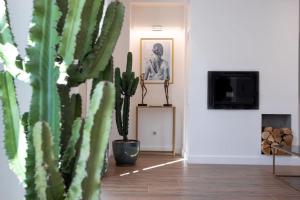 Luxury Apt With Balcony On Famous Rue Dantibes! - Kiss Apartment by Halldis