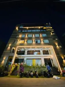 Hotel SS Grandeur - Alambagh