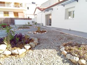 Michaels Greek House