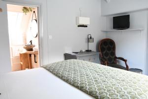 Hotels Le Moulin Des Ruats : photos des chambres