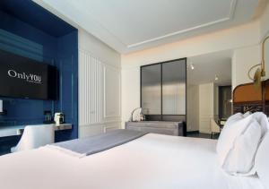 Homey Suite room in Only YOU Hotel Valencia