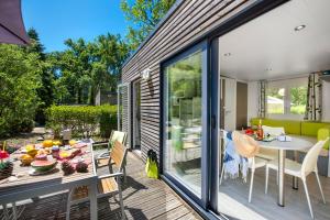 Campings Camping-Village Vacances Les deux Etangs : photos des chambres