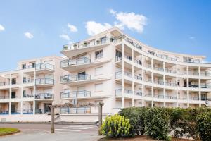 Appartements Appartement a moins de 100m de la plage du Bourg pour 4 personnes : photos des chambres