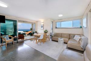 Sandon Point Coastal Abode