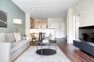 San Bruno 1br w gym pool wd nr stores SFO-1145