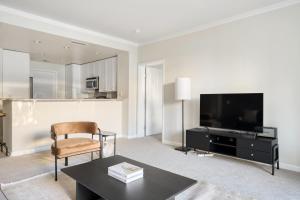 San Mateo 2br w gym pool clubhouse wd nr 101 SFO-1249