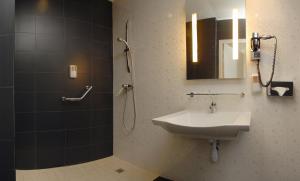 Hotels Kyriad Prestige Perpignan Centre del Mon : Chambre Double Standard