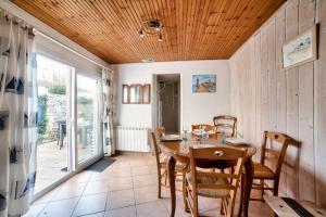 Jolie maison avec cour pour 5 personnes
