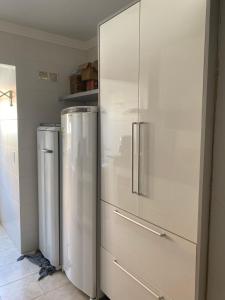 Ap Bombinhas Completo 100 metros do mar na Aluguejaah