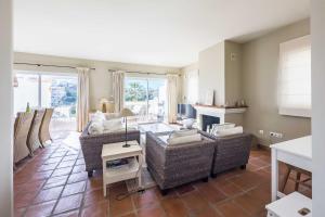 92-Apartment With Fantastic Views, Miraflores, Mijas