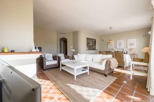 92-Apartment With Fantastic Views, Miraflores, Mijas