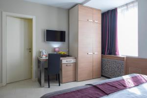 Superior Double or Twin Room with Free Parking room in Hotel Srbija Garden Ex Garni