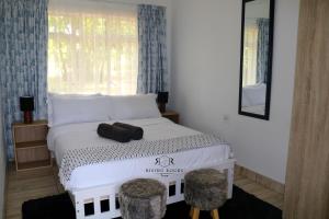 Relaxing Mountain FarmStay w hikes, boma, pool