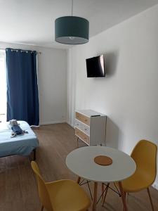 Appartements Studio ruffec 10 : photos des chambres