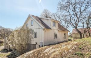 Nice Home In Långekärr With Kitchen