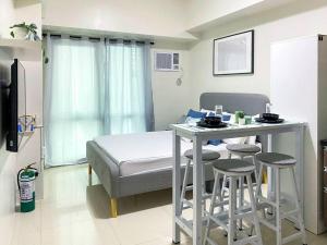 Modern and homely Condo in Shaw Boulevard