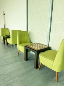 Modern and homely Condo in Shaw Boulevard