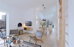 Awesome Home In Lembruchdümmer See