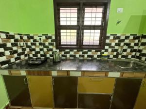 ISHRA SERVICE APARTMENTS