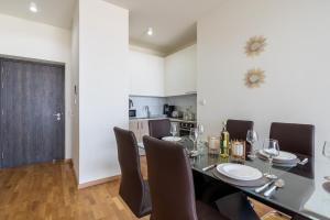 Jays Penthouse 2-BR Apt W Terrace in Larnaca