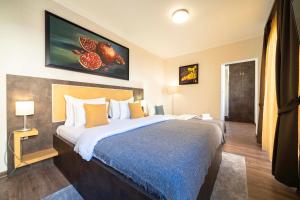 Standard Double/Twin Room with Extra Bed 