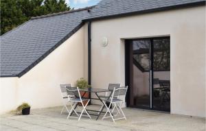 Stunning Apartment In Lantic With Wifi