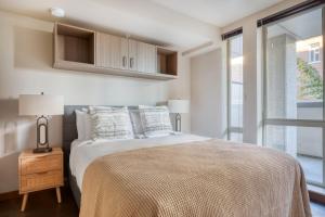 Capitol Hill 2br w wd gym roof nr I-5 SEA-478