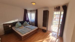 Yellow Sun 2 Apartman