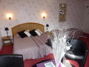 Hotels Hotel A La Renommee : photos des chambres