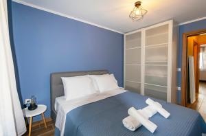 Azzurro seafront houses