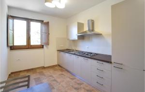 Cozy Apartment In Longobardi Marina