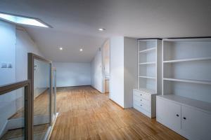 YiD Penthouse on Florence River with parking