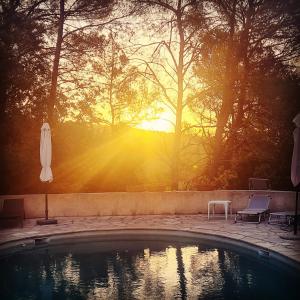 Maisons de vacances Gites les Dryades, au calme, entre oliviers et piscine : photos des chambres