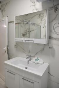 Melinda beach apartment