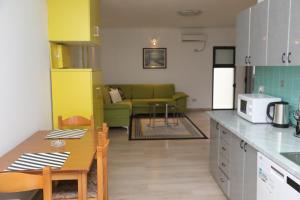 Melinda beach apartment