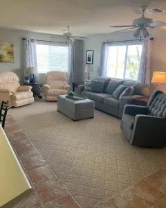 Rare four Bedroom MeadviewVacation Home - Grand Canyon West-Skywalk - Ray Place