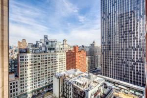 Tribeca 2BR Indoor pool Gym Rooftop NYC-183