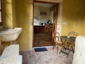 Hotels Domaine de la Ruisseliere : Appartement - Vue sur Jardin