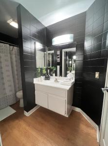 Hollywood Awesome Stay Free parking