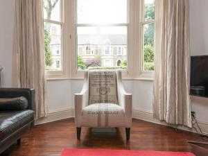 Spacious 4 Bedroom Character Home in Pontcanna